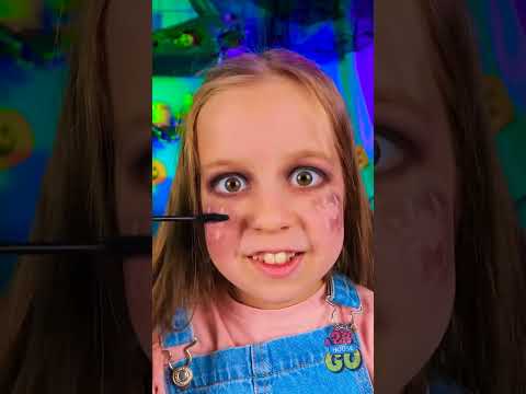 Wednesday MakeUp Tutorial 🕷️💄