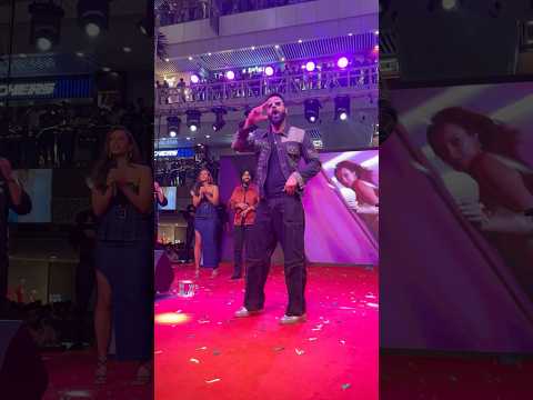 Vicky Kaushal Step On Tauba Tauba 😍 Thousand Of Fans Shouting Nd Screaming 😍 #shorts #shortvideo