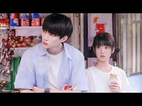 💕灰姑娘和校草的初次雨中相遇就墜入愛河！#chinesedrama #drama