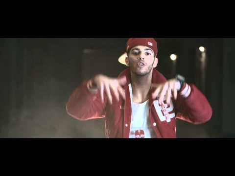 EMIS KILLA - SULLA LUNA (INTRO) - OFFICIAL VIDEO