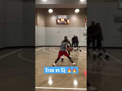 Trae Young and CJ McCollum going at each other 😤 in a BlackOps Run 🏁