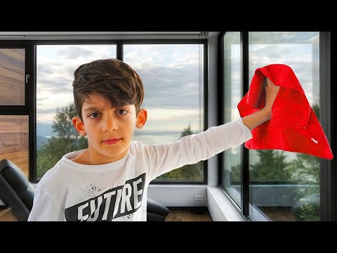 Jason pulisce la casa🧹 Storia per bambini sui giochi a casa