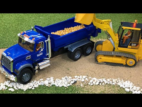 Amazong Bruder Toys RC Front loader working on its limit!