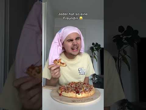 Seid ihr Team Vorsichtig oder Team Kleckern? 🥲🍕 Voll das gemeine Ende aber 😂 #pizza #freunde