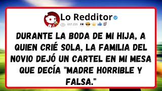 Durante la BODA de mi hija, a quien crié sola, la familia del novio dejó un cartel en mi mesa que...