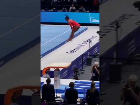 Falling but still ending up on a podium...queen things only.... #gymnast #simonebiles #vaulr