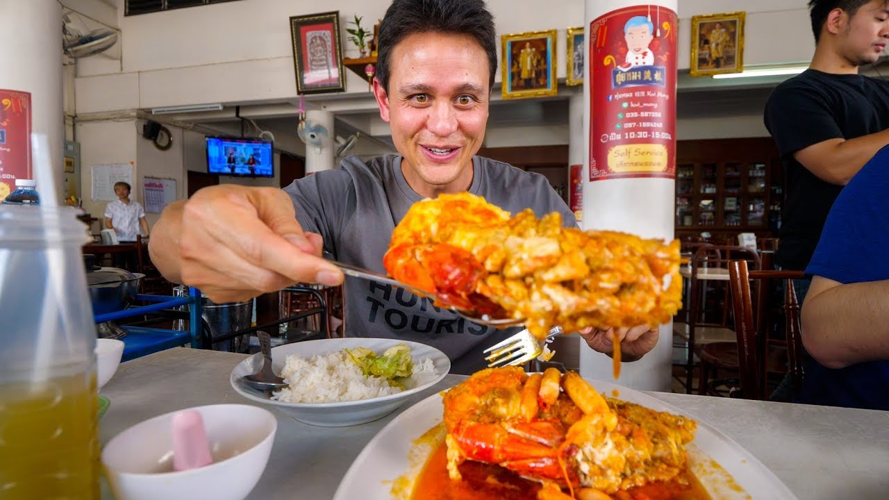 Huge DEEP FRIED River Shrimp - Thai Food at Legendary Kui Mong ) Restaurant