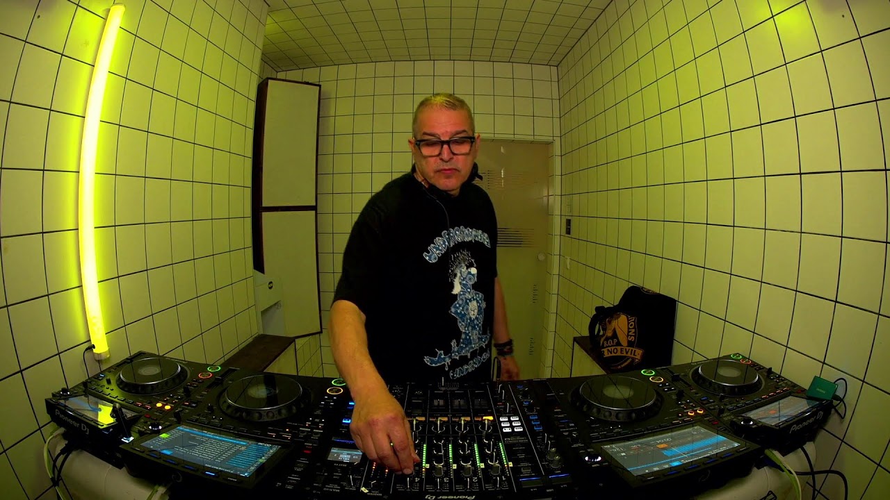 Doc Martin | HÖR – August 11 / 2026