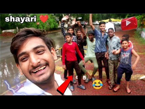 अक्सर पड़ोसी के कंधे पर ही हम सो जाते हैं |शायरी vlog|