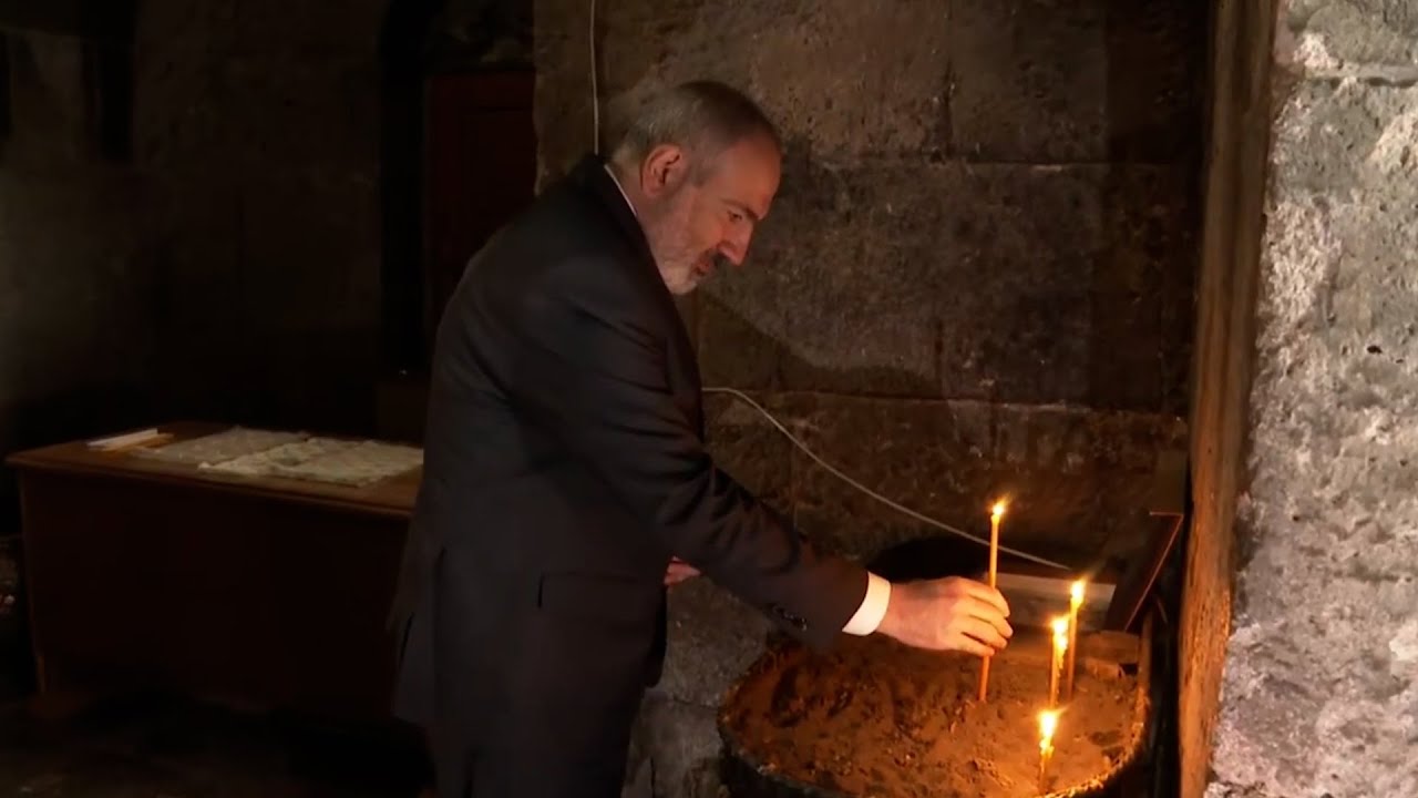 رئيس الوزراء نيكول باشينيان يزور كنيسة مريم العذراء في فوسكيبار