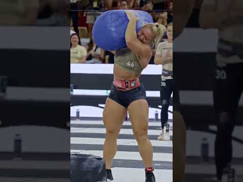 Dani Speegle 250LB Strongman Sandbag to Shoulder | 2022 CrossFit Games