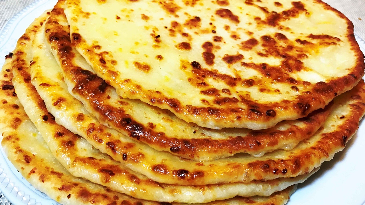 ХАЧАПУРИ по- русски или Вкуснющие СЫРНЫЕ ЛЕПЁШКИ. Cheese Tortilla.