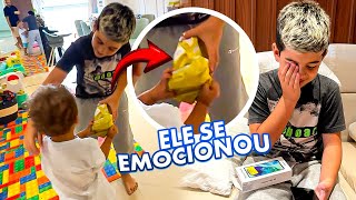 REAÇÃO DOS IRMÃOS AO GANHAR UM CELULAR NOVO!!