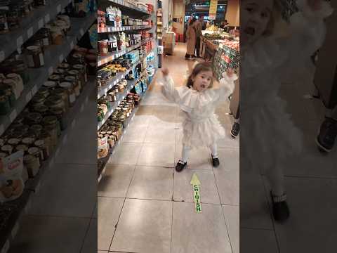вот этой девочке всего 3 года #посмотрите #как #она #классно #танцует #fruit