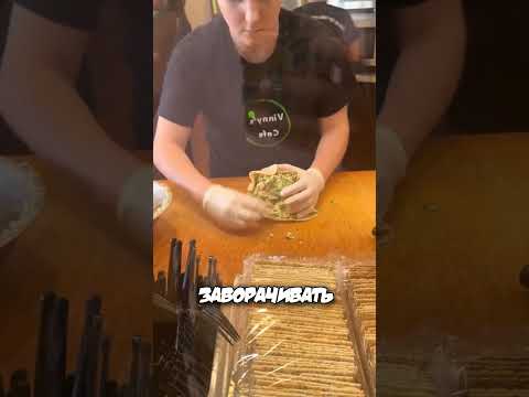 Заворачивают гигантский ролл #история #shorts