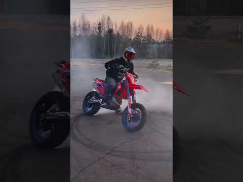 Bike❤️🔥#supermoto #husqvarna #ktm #supermot #wheelie #stuntriding #2stroke #motolife #exc #stunt