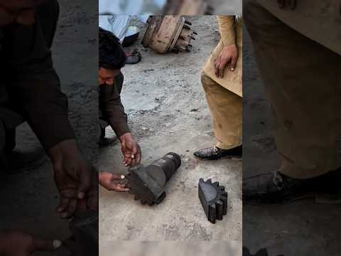 GENIUS REPAIR - Fixing a Split Excavator Swing Motor Shaft