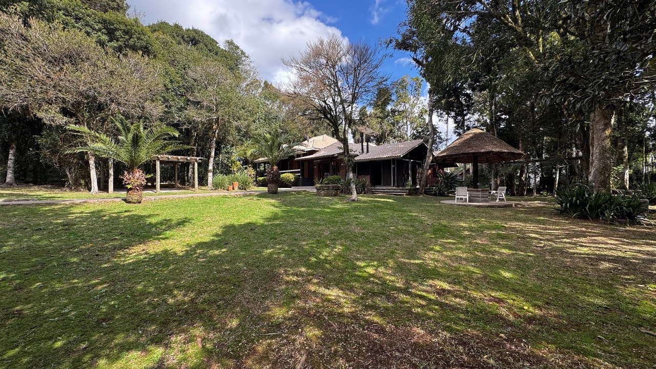 Casa com 3 terrenos (2400 m2 ) apenas R$1.550.000,00 a famosa oportunidade 