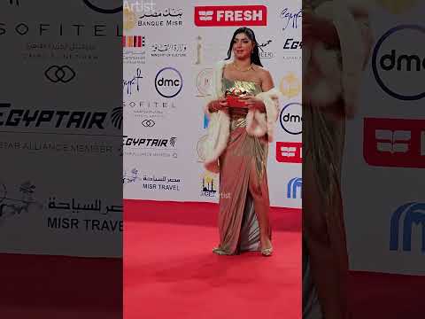 كلوديا حنا وازمتها مع الفستان في مهرجان القاهرة