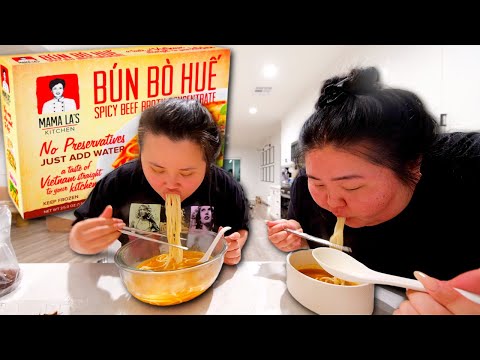 Frozen at Home Bún Bò Huế Mukbang 먹방 Eating Show! (Trying Mama La's Kitchen Spicy Beef Broth)