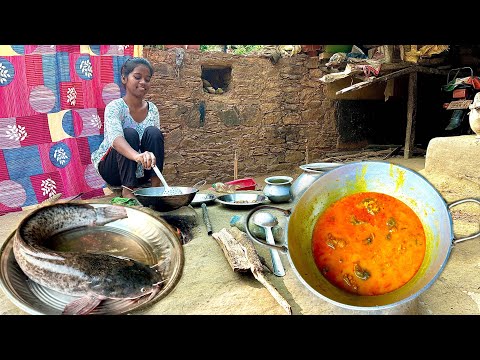 MAGUR FISH RECIPE || Prepared By Santali Tribal People | Desi Magur Masala Curry | Village Cooking