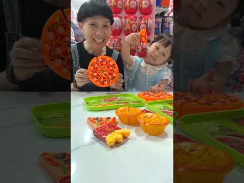 Grandma brought pizza for Chinki~ mini wood toy-wood working art skill wood / hand crafts / #shorts