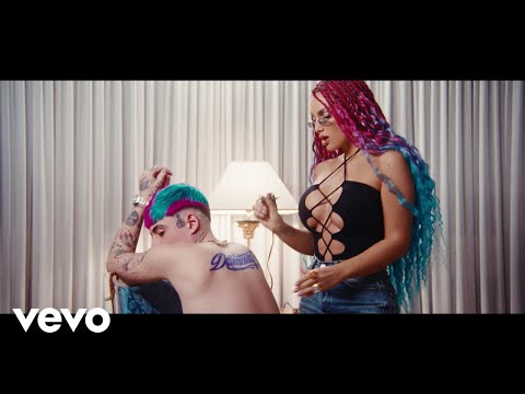 Boro, Elettra Lamborghini - Delincuente