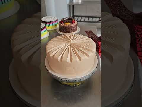 How to Create a Mind-Blowing Chocolate Cake Desing #cakeideas #chocolatecakedecoration