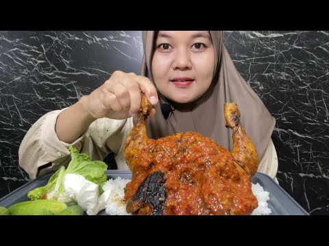 AYAM BAKAR INI  ENAK!! APALAGI DENGAN RASA SAMBALNYA DENGAN TAMBAHAN KACANG SEMAKIN PEDASNYA MENYALA