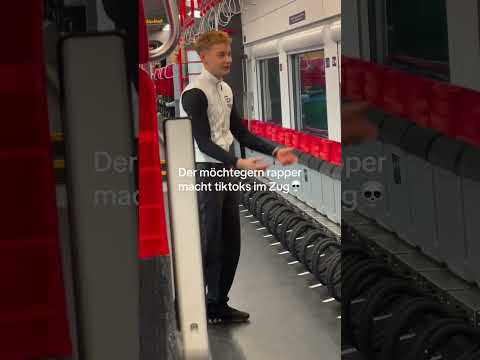Der Möchtegern rapper macht tiktoks im Zug😂 #memes #heftig #meme #funny #bier #rapper #hiphop