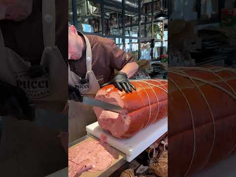 Mortadella pesante da 40 kg #macelleriapucci #umbria