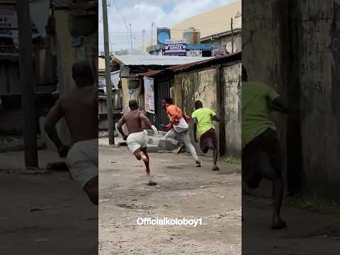 He held his trouser with one hand and still ran faster than others😂😂😂😂 #comedy  #funny #prank