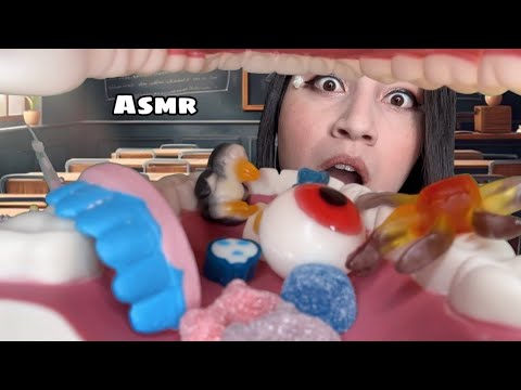 Asmr - Comendo doces do dente da amiga na sala de Aula