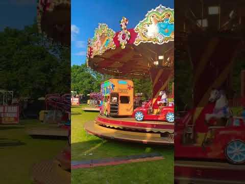 Wheels on the bus go 🤩#shorts #viralshorts #ytshorts #fyp #themepark #amusementpark