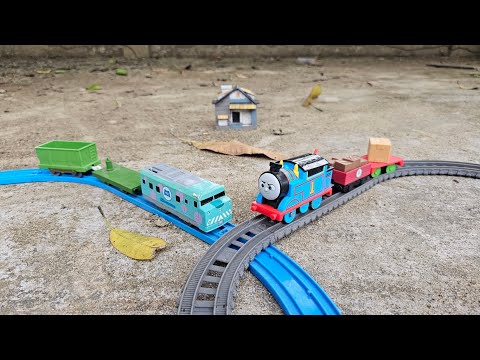 Mencari dan Merakit Mainan Kereta Api New Look Thomas & Friends, Kereta Api Monster Disney Pixar