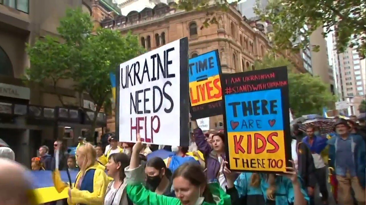 Protesters rally in Sydney against Russian invasion of Ukraine