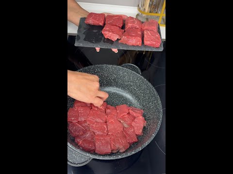 А давайте приготовим то самое 🥩 МЯСО по-Кремлевски и рассыпчатый рис на гарнир! Как же это вкусно
