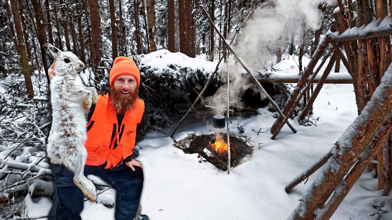 Surviving Brutal Winter - Eating Only What We Find in the Woods (ASMR)