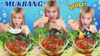 Chấn động vị giác khi Tóc Vàng mukbang sứa mắm nhĩ