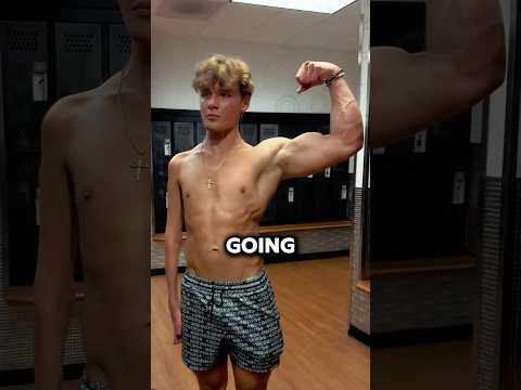 He Only Trains One Arm 🤯 (@jacksonschop)