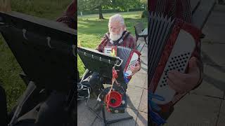 6.5.2026: 81-jähriger Straßenmusiker in Cottbus #MichaelTomczak #Straßenmusiker  #Cottbus