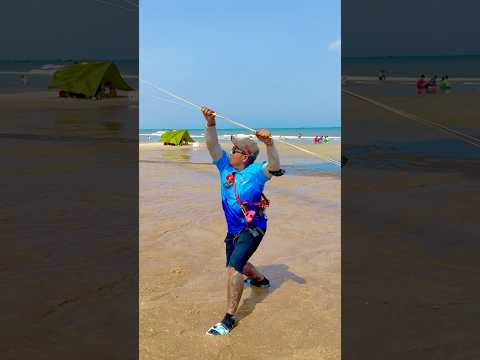 Thả diều - nghệ nhân giải cứu diều mắc vào nhau thành công #layangan #kite #patang #shorts #xuhướng