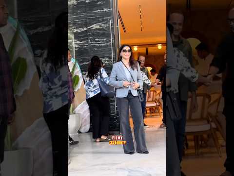 Madhuri Dixit snapped in City#bollywood#actress#madhuridikshit#beauty
