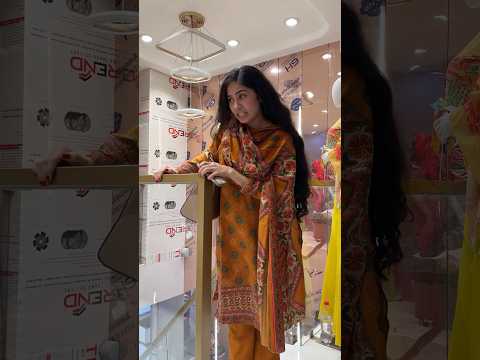 When shopkeeper falls in love😂 #shop #shoppingvlog #love #lovestory #couple #funny #comedy #shorts