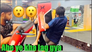How to do fight against multiple people | दो लोगों के खिलाफ लड़ाई कैसे करें