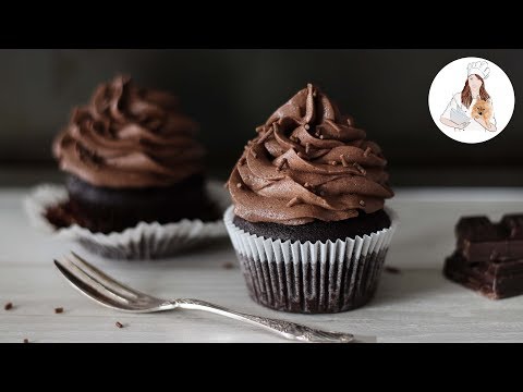 The Luna's Kitchen | Moist Chocolate Christmas Cupcakes Kids Will Love