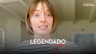 Maya Hawke mostrando sua biblioteca musical para o Nylon. (Legendado/Tradução)