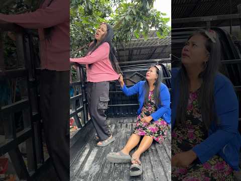 Dibilangin jgn berdiri nanti jatoh