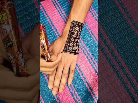 ছেলে হয়ে এতো সুন্দর মেহেদী ডিজাইন😱 #youtubeshorts  #shorts  #mehndi