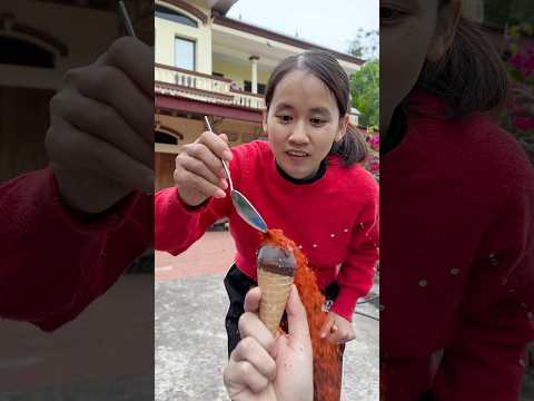 Anh trai tốt bụng ăn kem socola , tương ớt , bột ớt, kem dưa hấu 🍓 kẹo mắt #shorts